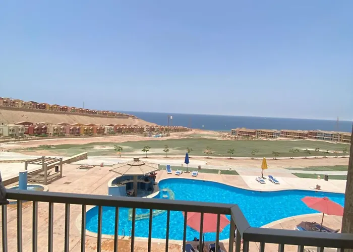 Porto Sokhna Island 1 Families Only מלון דירות *